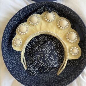 Magnetic midnight bridal crown never worn
